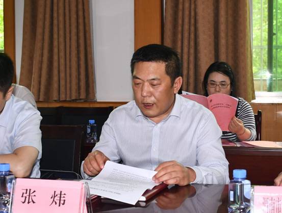 市教育考试中心主任张炜